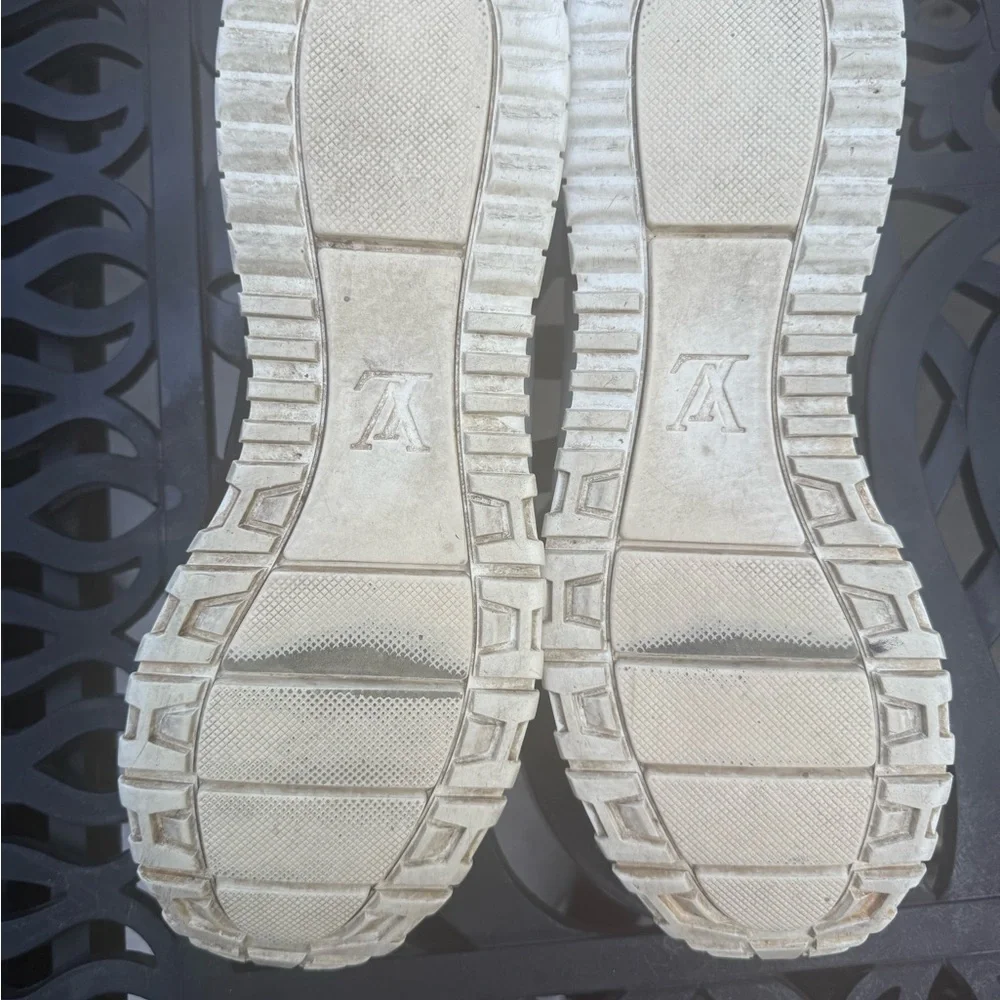 Louis Vuitton Tri coloured Monogrammed Runaway Sneakers - Size 11 - Picture 10 of 16